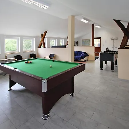 In For 9 Person, Cleaning Included Holiday home